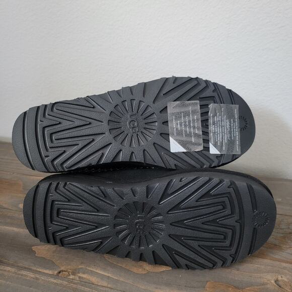 Ugg Women Sz 7 Classic Short Mini Crescent Black Ankle Boot Lamb Cuffable NEW - Picture 5 of 13